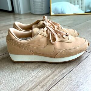 Nike day break sneakers size 6.5